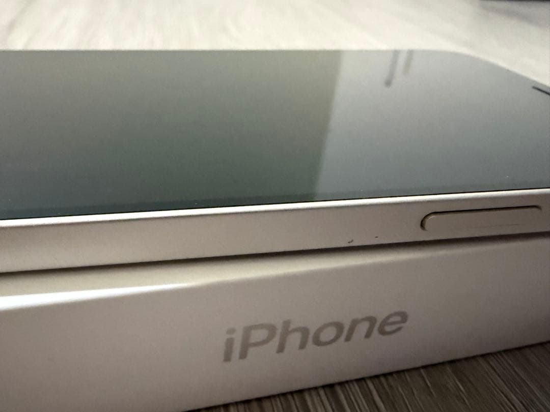 iPhone 12 ホワイト 64GB バッテリー77% SIMフリー