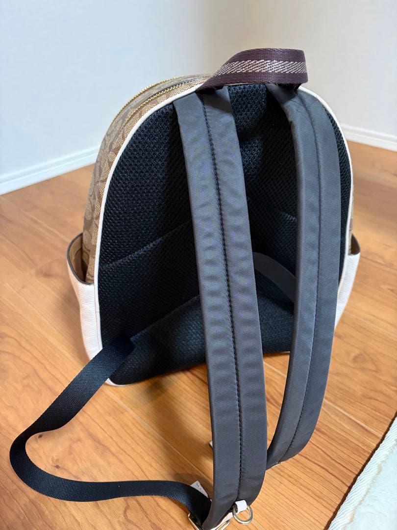 コーチ リュック ベージュ/ホワイト