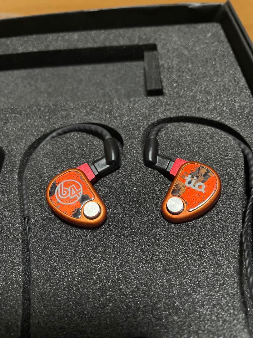 イヤホン 64audio U18Tzar