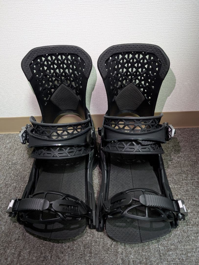 SALOMON ハイランダー スノーボードビンディング ブラック