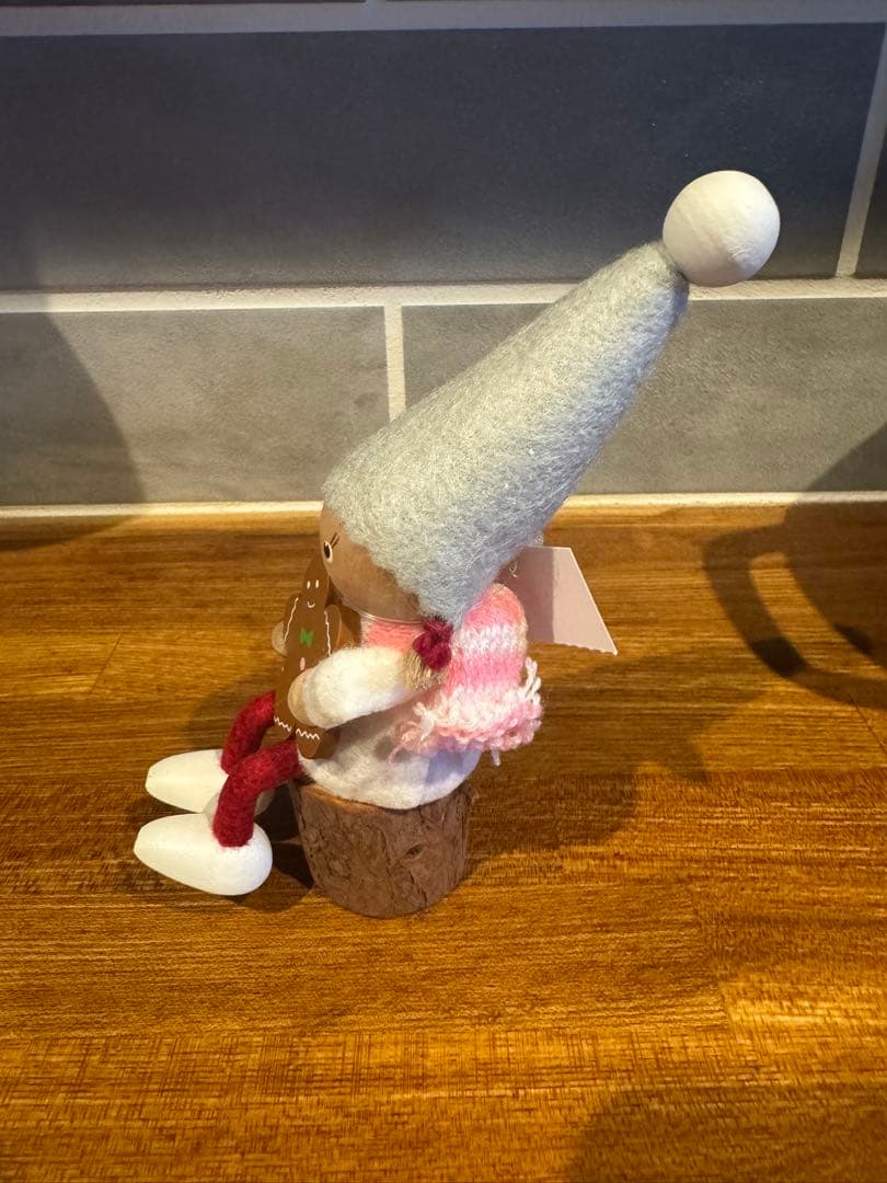 ノルディカニッセ　2023 三越伊勢丹限定　クッキーをあげる女の子