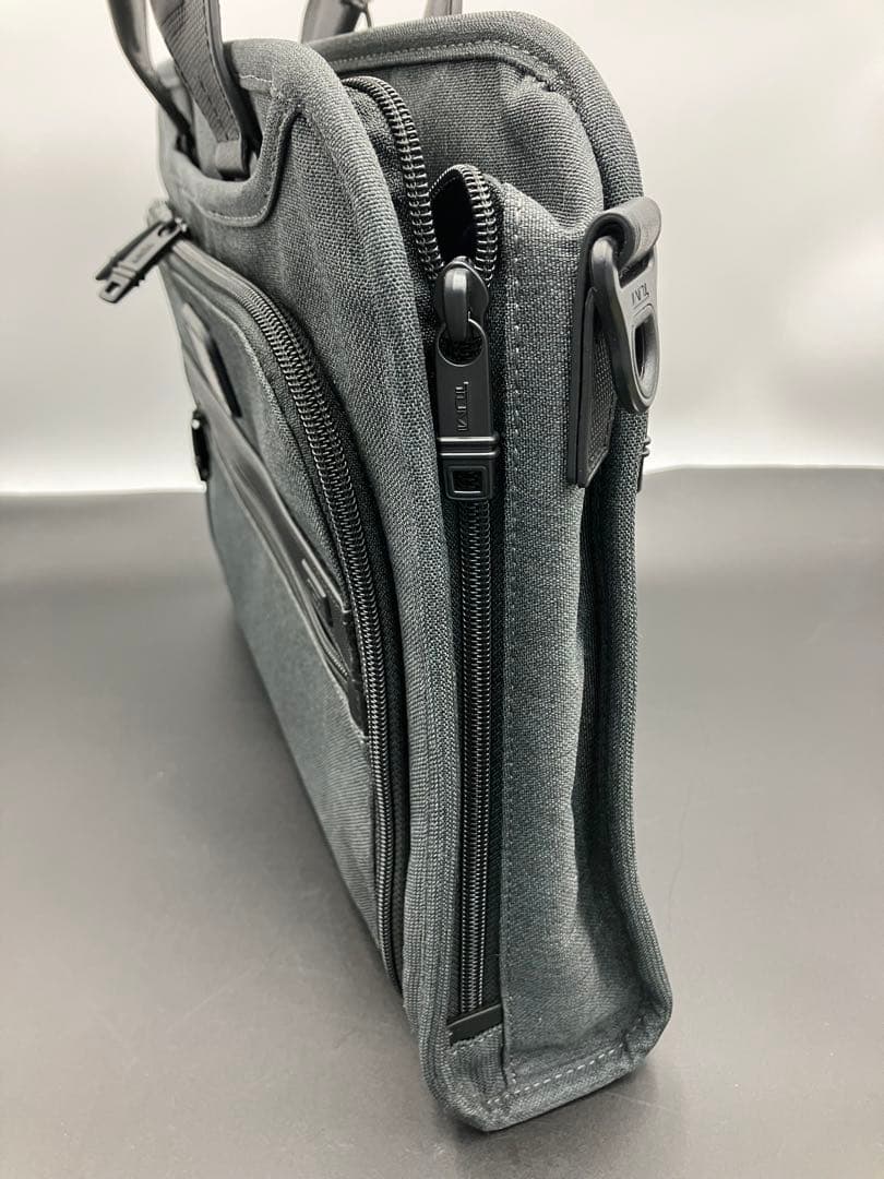 TUMI ALPHA 2 スリムデラックス ブリーフケース キャンバス グレー