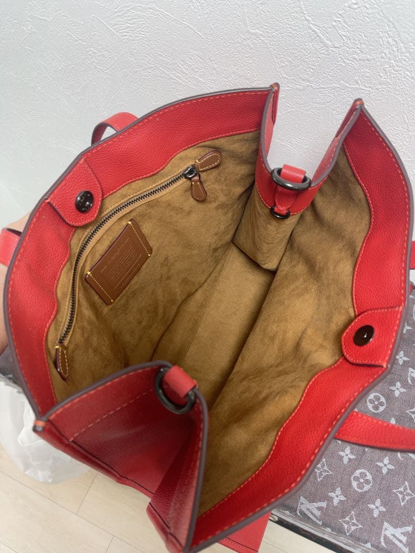 coach トートバッグショルダー付き　RED 大容量