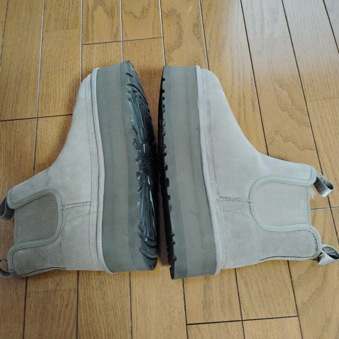 試着のみUGG アグNeumel Platform Chelsea　 25cm