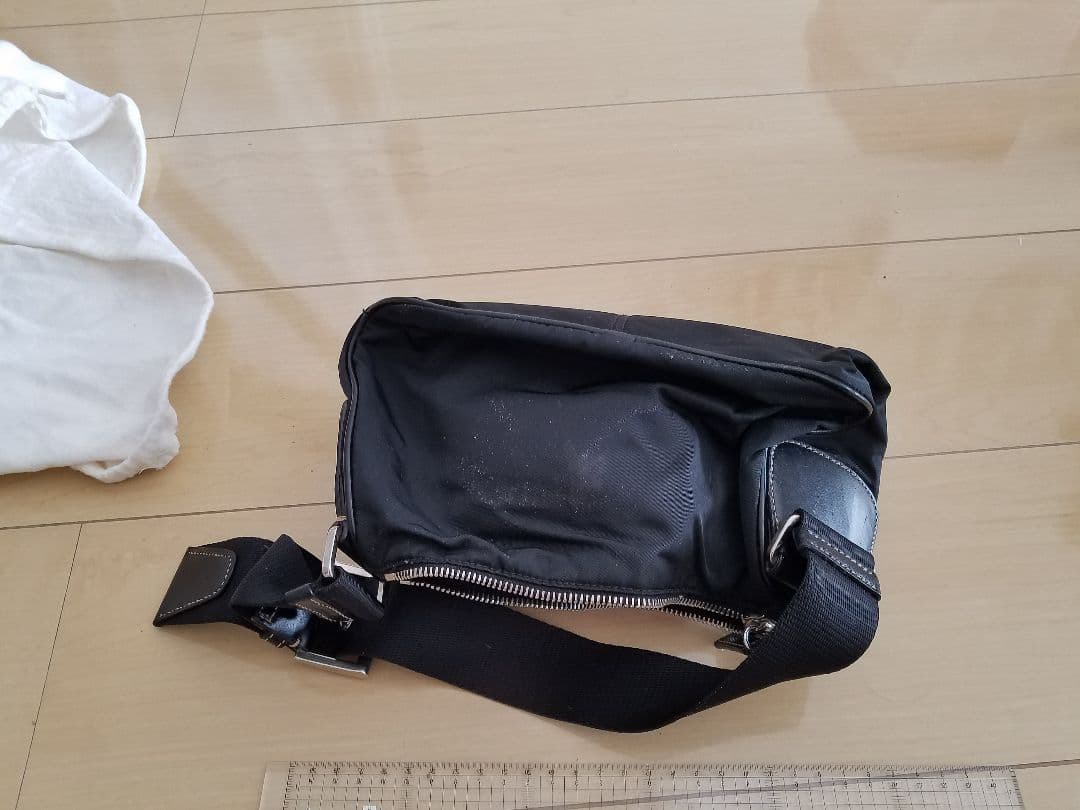 PRADA　純正　ブラックナイロンボディバッグ・ウエストポーチ