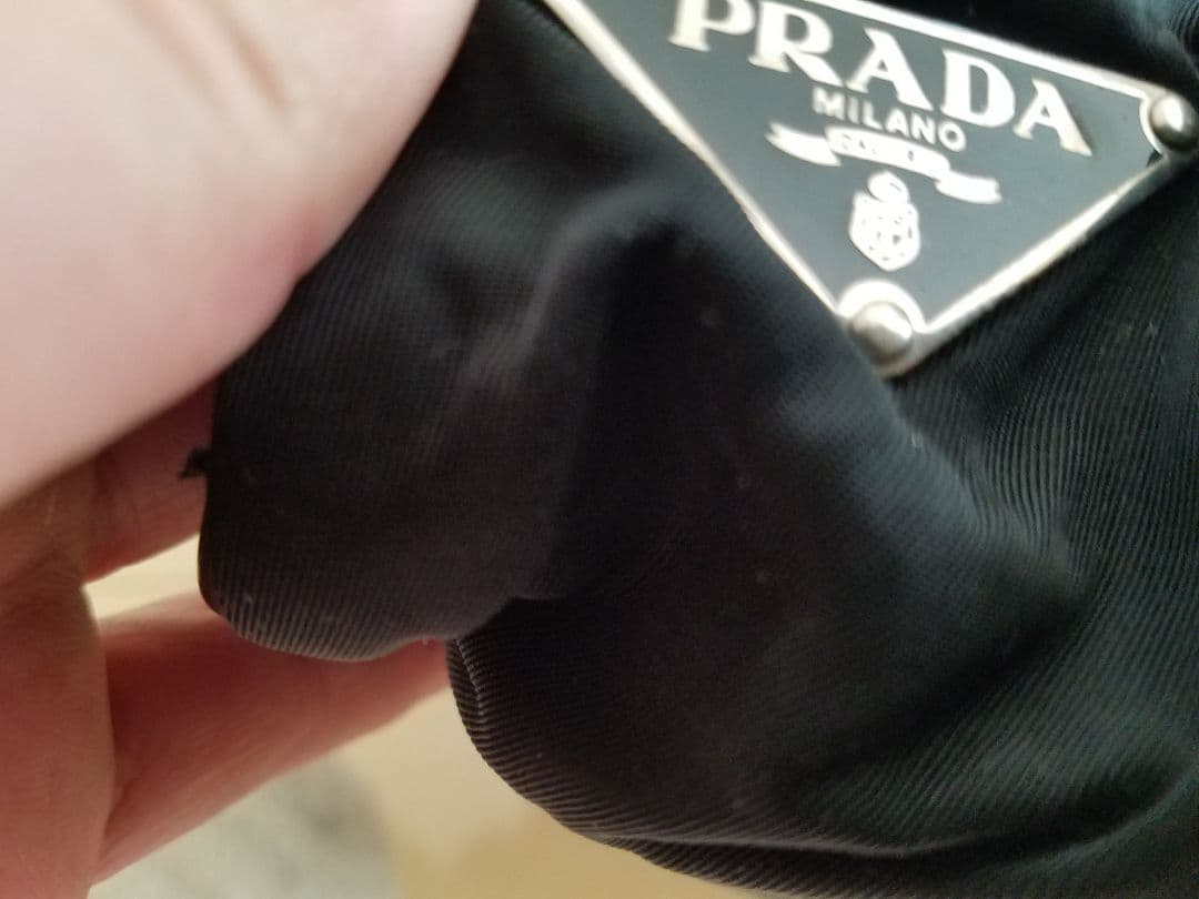 PRADA　純正　ブラックナイロンボディバッグ・ウエストポーチ