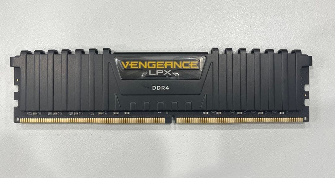CORSAIR Vengeance 32GB DDR4 3200MHz 4枚
