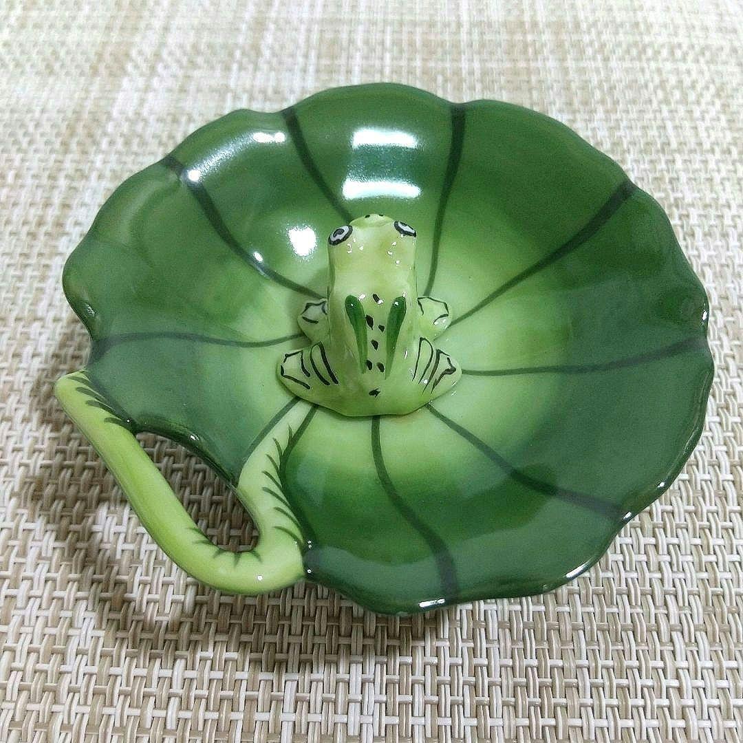 リモージュボックス 蓮の葉とカエル 蛙 小物入れ ミニチュア ピルケース