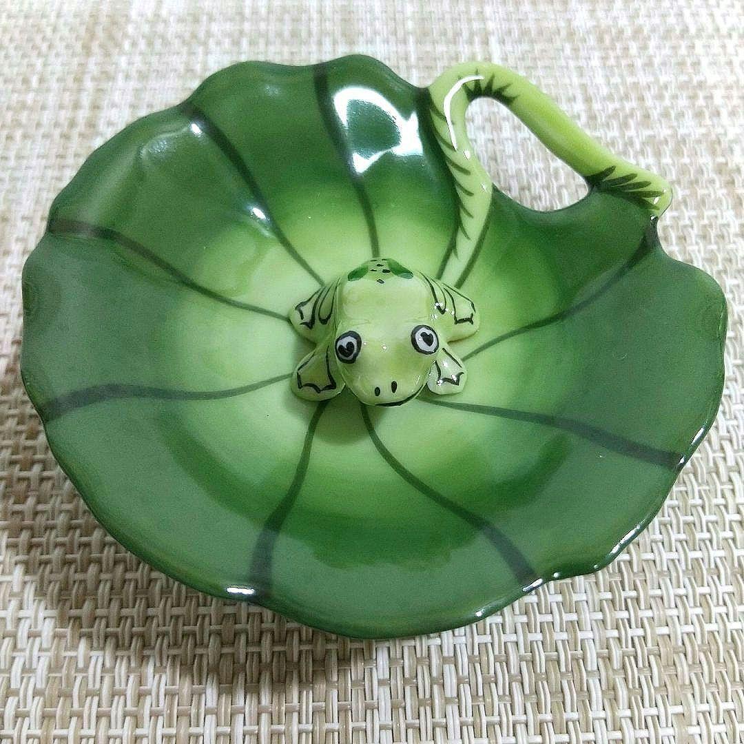 リモージュボックス 蓮の葉とカエル 蛙 小物入れ ミニチュア ピルケース