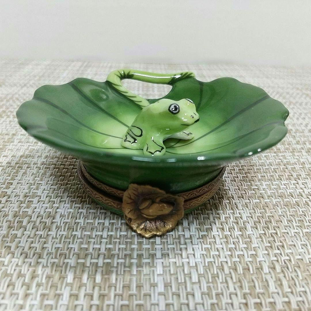 リモージュボックス 蓮の葉とカエル 蛙 小物入れ ミニチュア ピルケース
