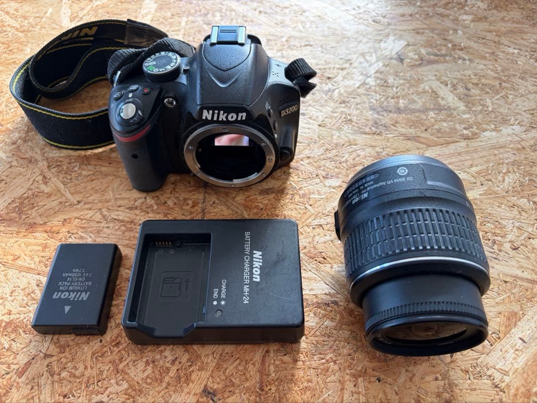 Nikon D3200 一眼レフデジタルカメラ