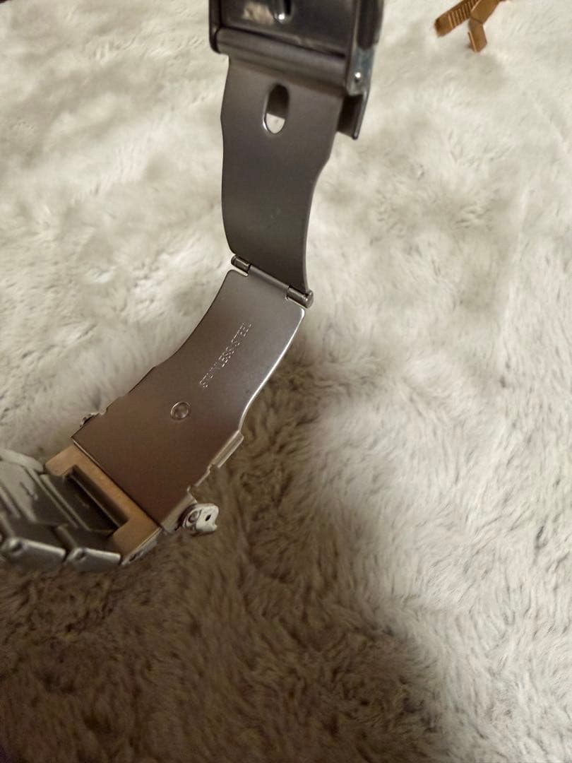 DOMINIC機械式自動巻き腕時計（モデルDS1106G-B）