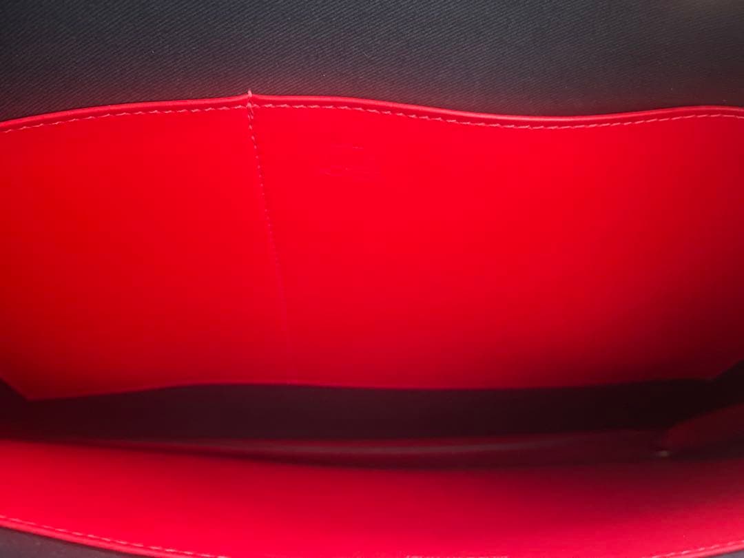 Liela @断捨離 ルブタンカバン