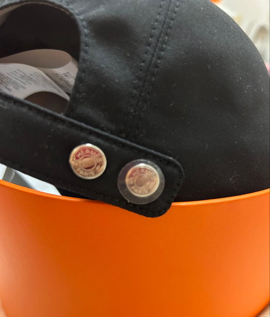 きーちゃんさんエルメス　セレナ・ジャンプ》　キャップ　黒　馬蹄　ロゴ