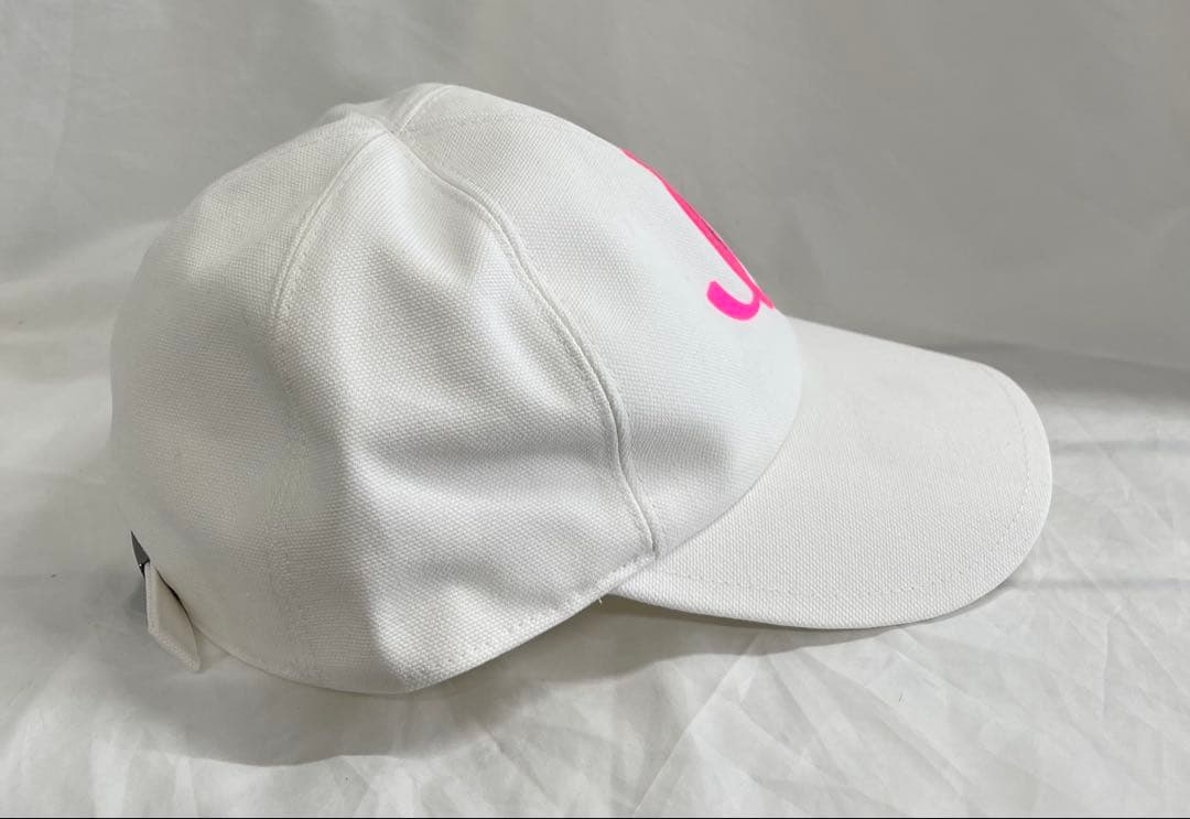 ジミーチュウ ホワイト ピンクロゴ キャップ