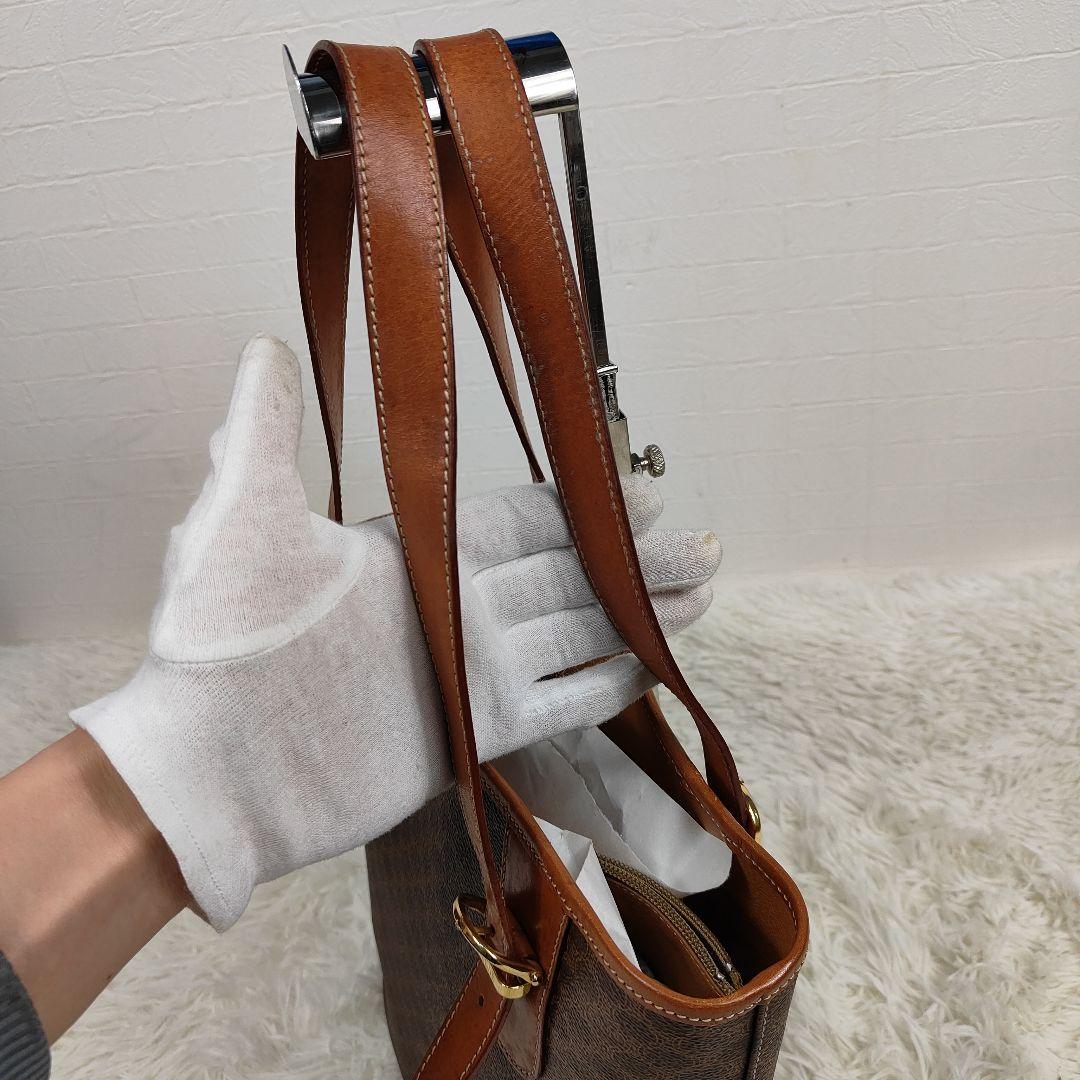 本日限定価格　セリーヌ　トートバッグ　マカダム　トリオンフ　型押し　バケツ型