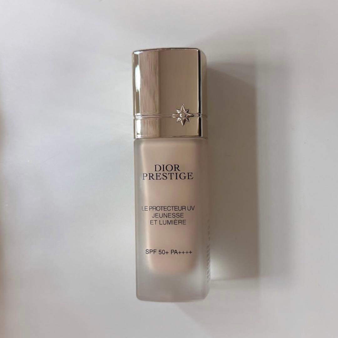 Dior プレステージ ホワイト ル プロテクター UV ルミエール bb
