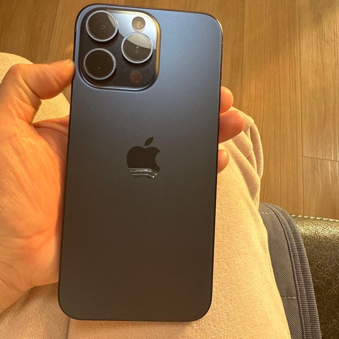 Apple iPhone 15 Pro Max 本体