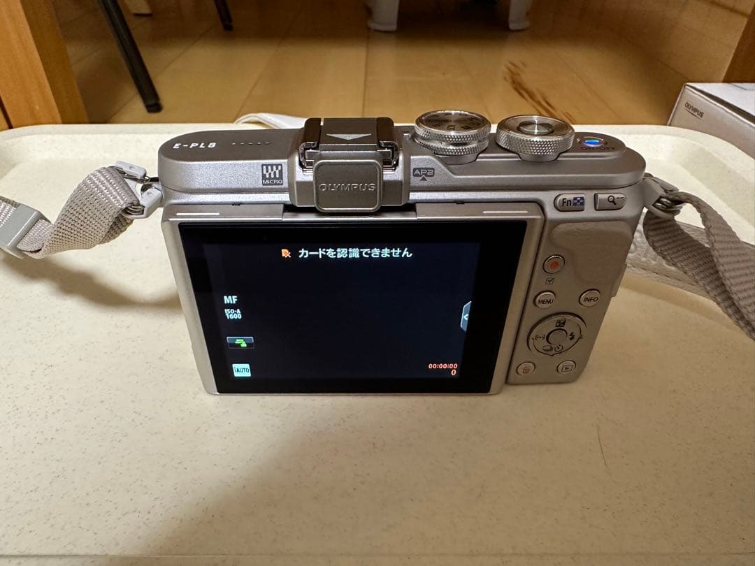 OLYMPUS E-PL8 ミラーレス一眼カメラ