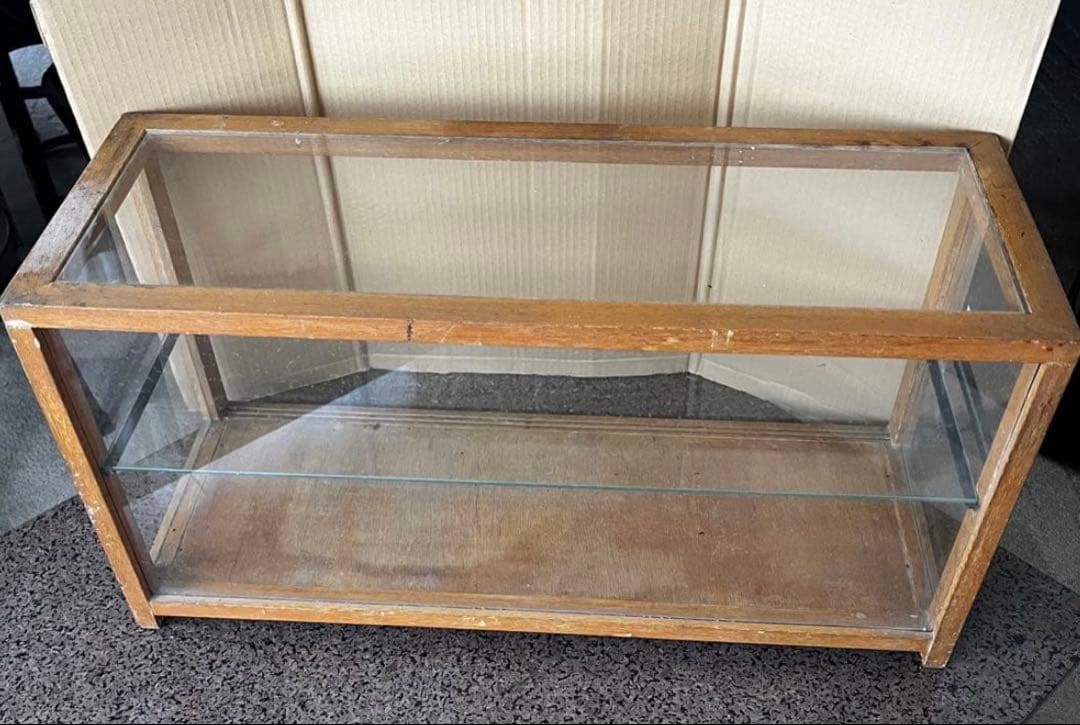 昭和40年代頃のアンティーク・対面型卓上四面ガラスショーケースです