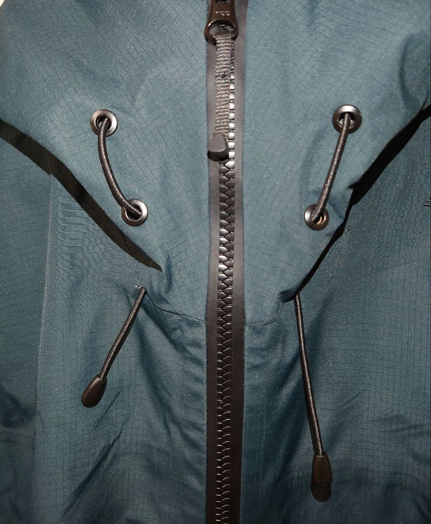 ゴールドウィン　ゴアテックスプロ　3Lジャケット　ディープサイプレス　サイズ3