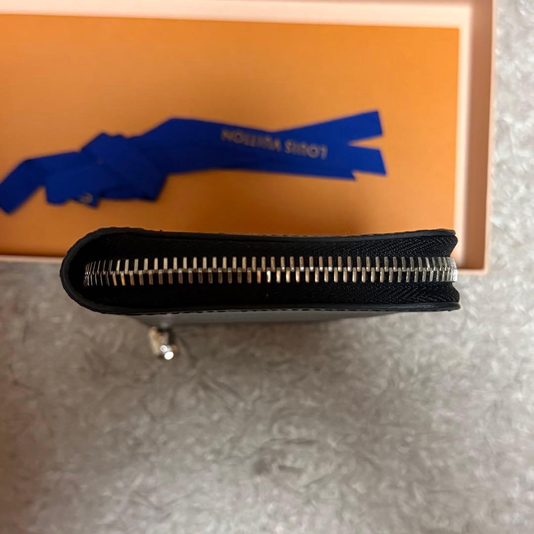 【美品】ルイヴィトン　ジッピーウォレットヴェルティカル　エピ　長財布　黒