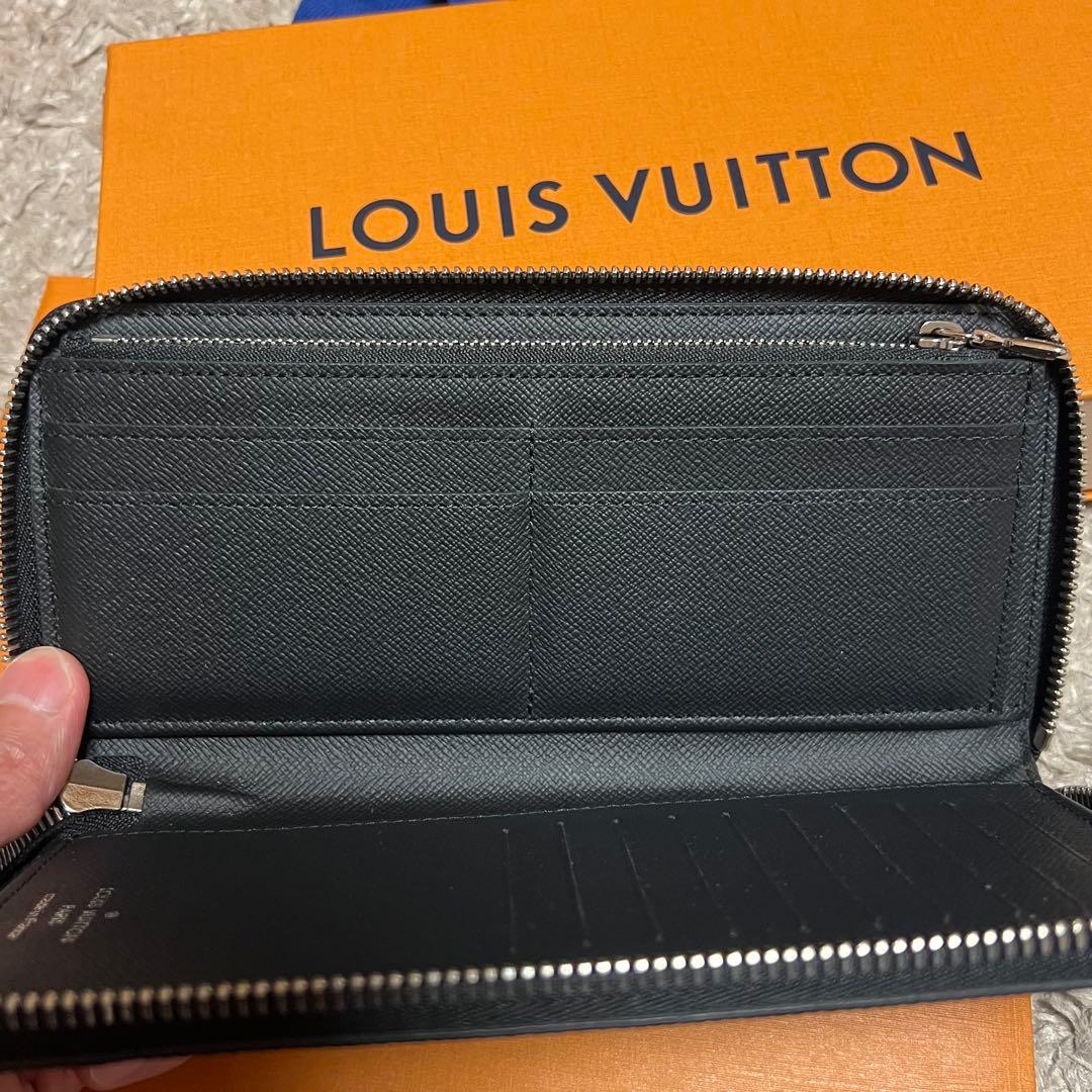 【美品】ルイヴィトン　ジッピーウォレットヴェルティカル　エピ　長財布　黒
