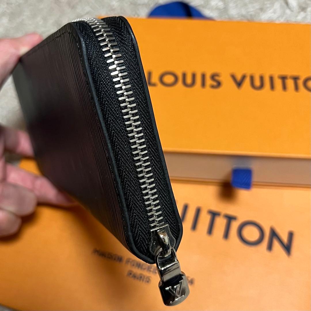 【美品】ルイヴィトン　ジッピーウォレットヴェルティカル　エピ　長財布　黒