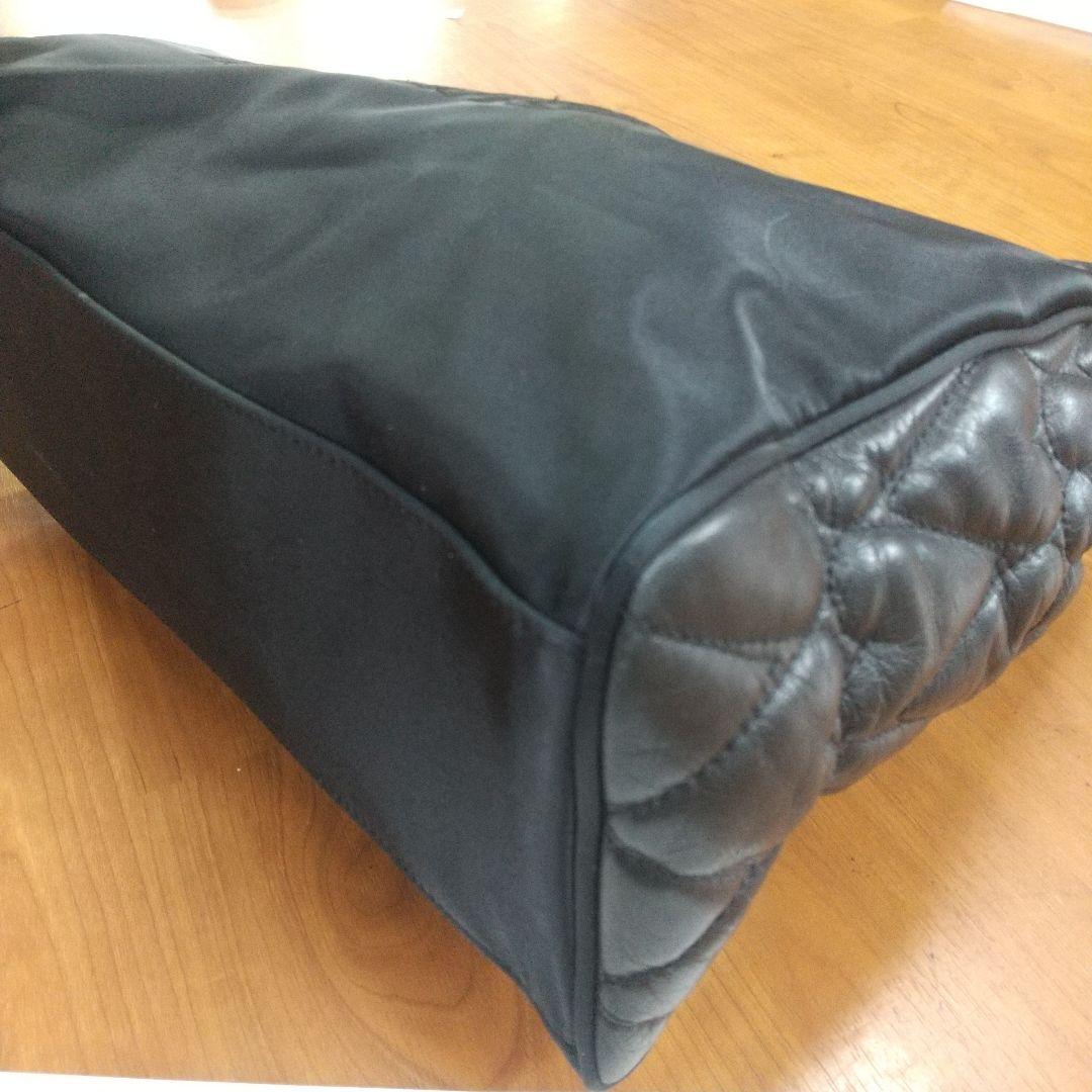 Juraモスキーノ ゴールドチェーン 大判トートバックハートキルティング