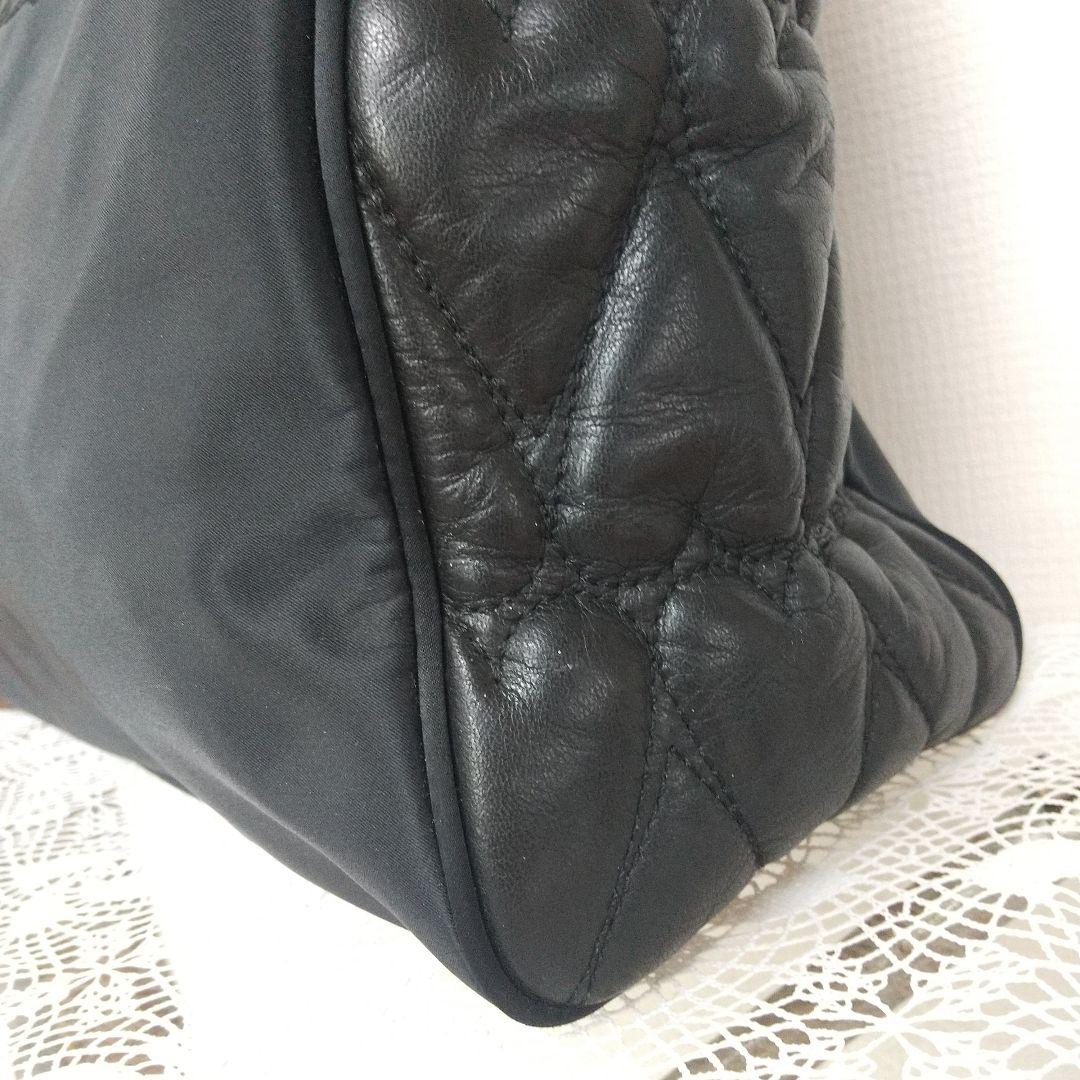 Juraモスキーノ ゴールドチェーン 大判トートバックハートキルティング