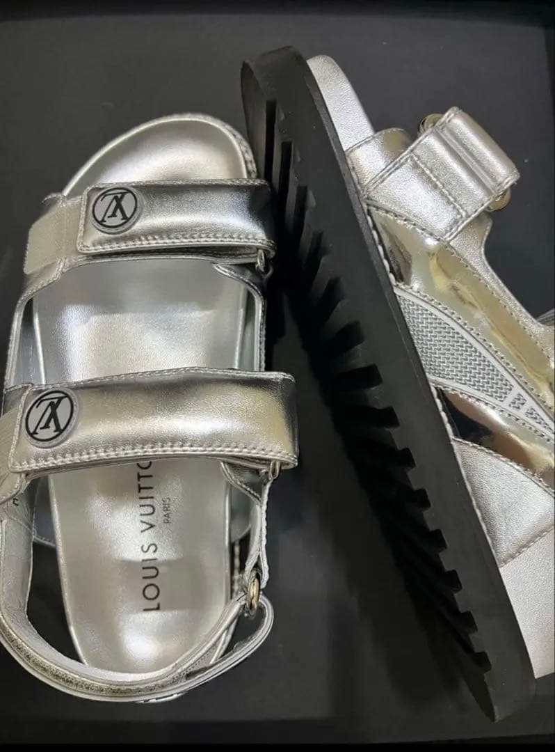 LOUIS VUITTON シルバー ストラップサンダル 36