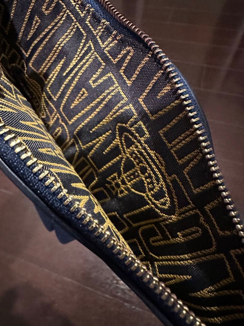 Vivienne westwood レア限定品ユニークデザイン ネイビー ポーチ