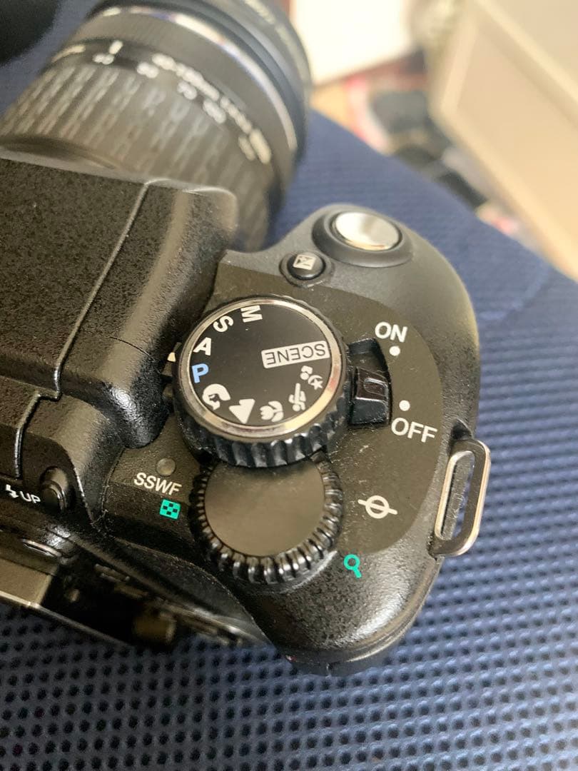 オリンパス　E330 電源スイッチやや難あり