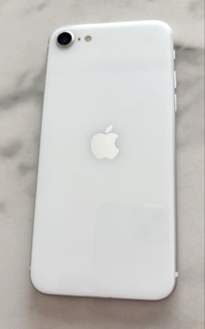 【極上美品】付属品未使用 iPhoneSE2 第二世代　ホワイト SIMフリー