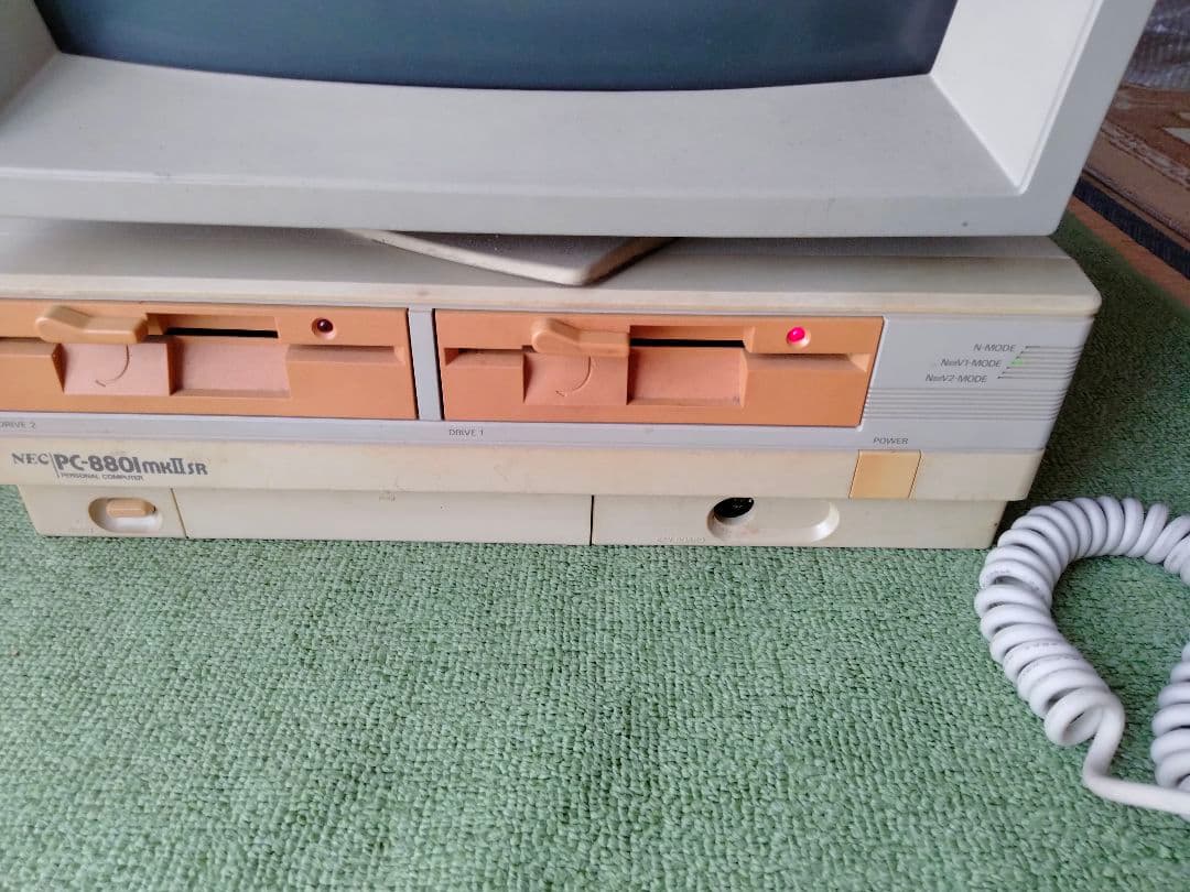 NEC PC-8801mkⅡSR デスクトップ コンピュータ 本体（ジャンク品）