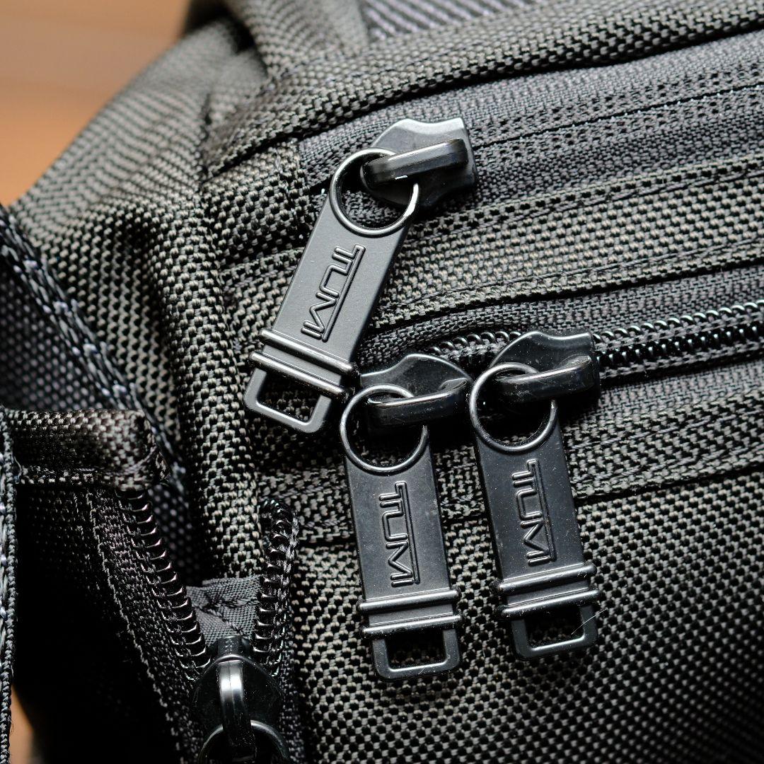 【中古】TUMI ALPHA BRAVO Fallon メッセンジャー