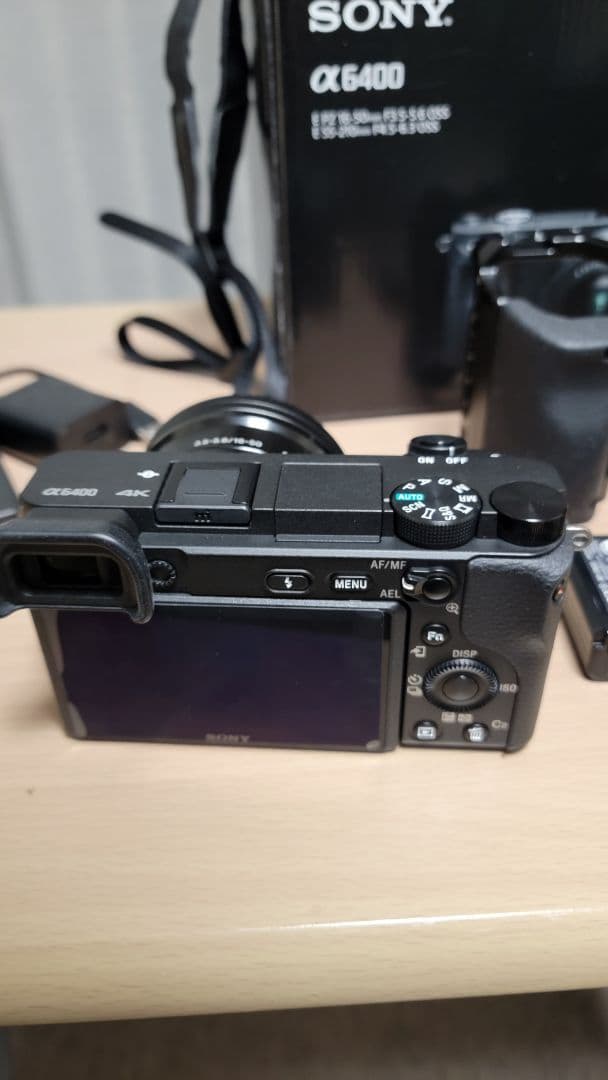 Sony α6400 ミラーレス一眼カメラ / English Menu OK