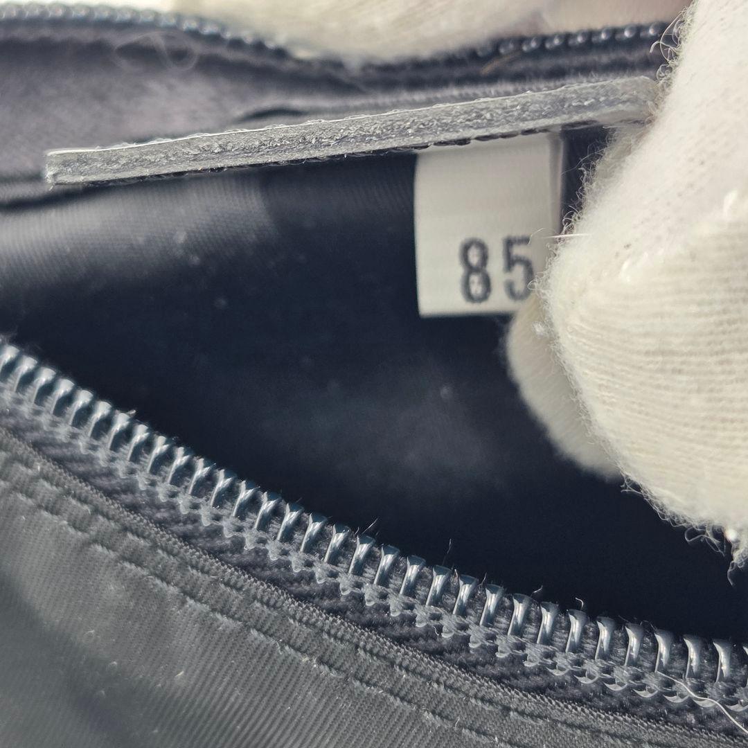 【極美品】PRADA ブラック ナイロン ポーチ　未使用級　プラダ