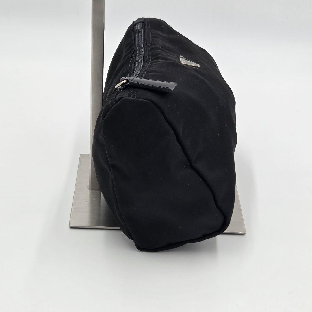 【極美品】PRADA ブラック ナイロン ポーチ　未使用級　プラダ