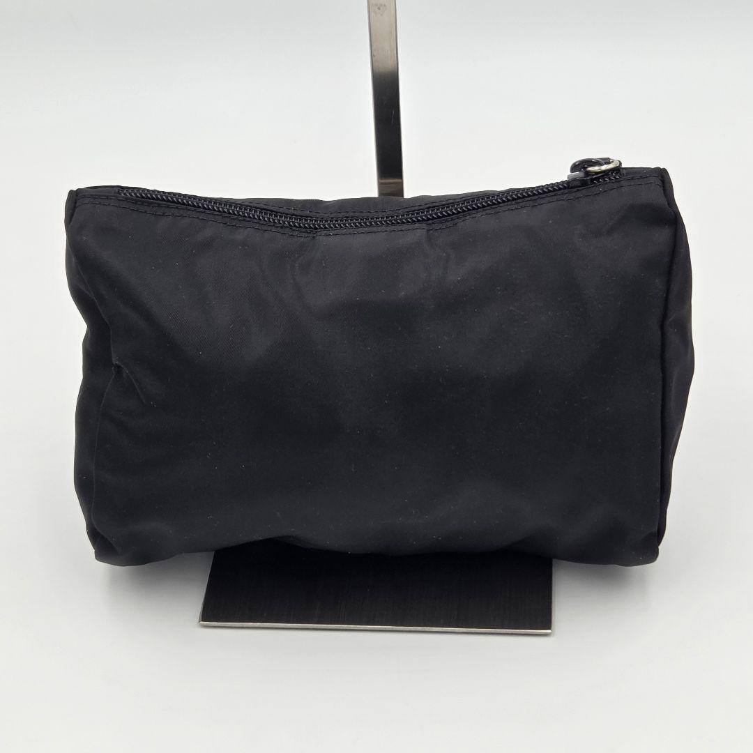 【極美品】PRADA ブラック ナイロン ポーチ　未使用級　プラダ