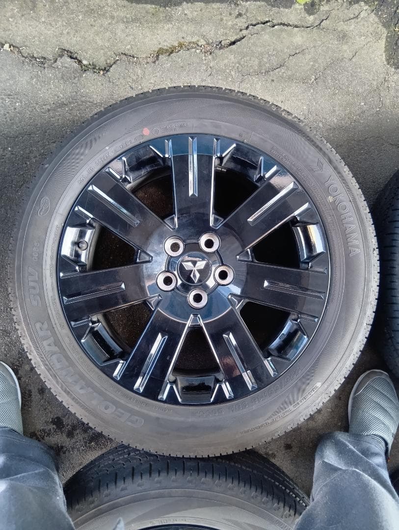 三菱デリカD:5　CHAMONIX純正　ホイール＋タイヤＡ