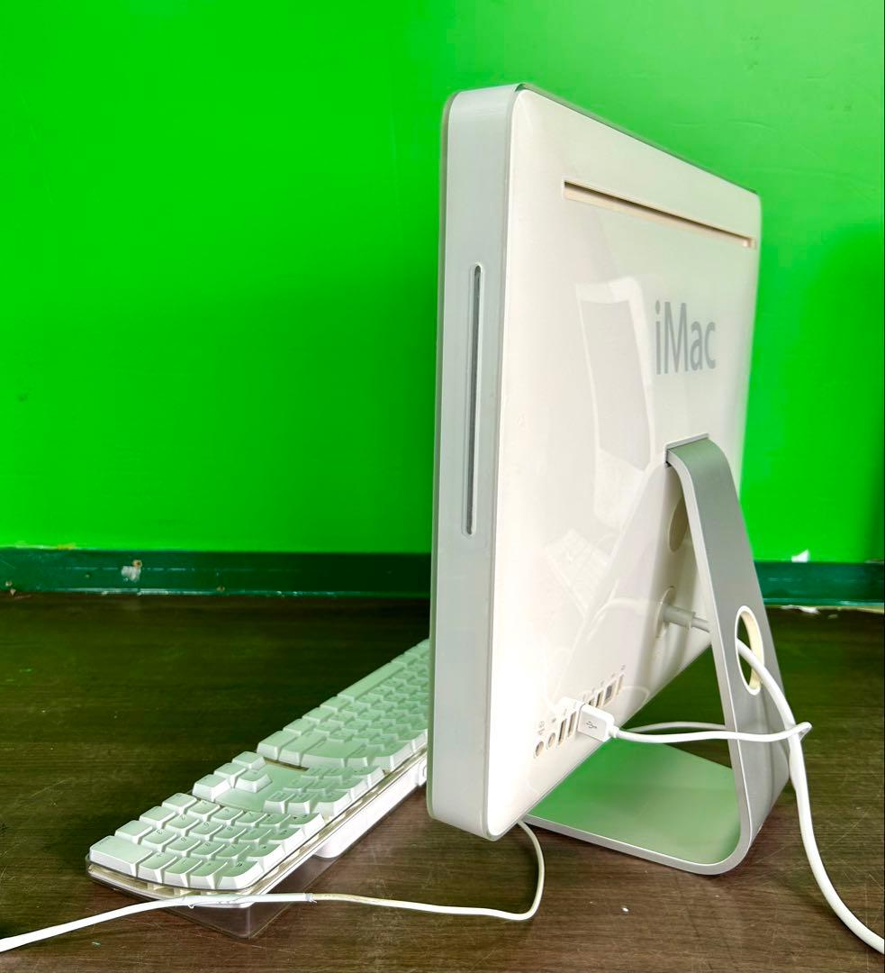 動作確認　iMacG5+iSightのモデルと付属品 DVDディスクとキーボード