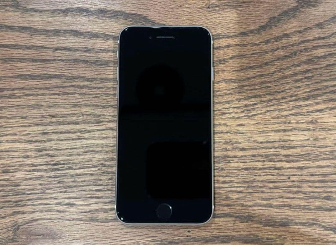 iPhone SE3 128GB スターライト（ホワイト）