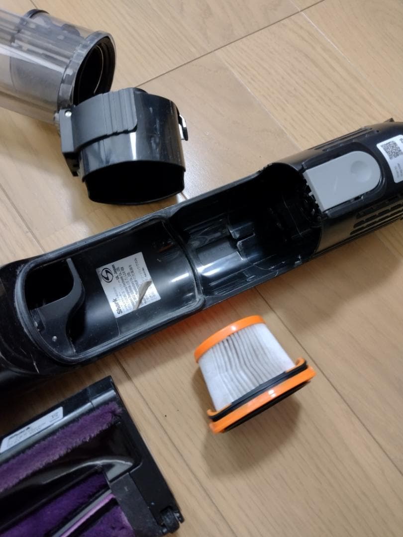 シャーク★コードレスクリーナー★CS601JBK★バッテリー新品と同等