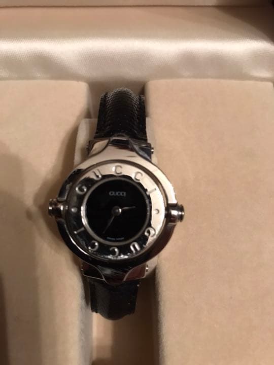 GUCCIの希少アナログ腕時計　最終値下げ