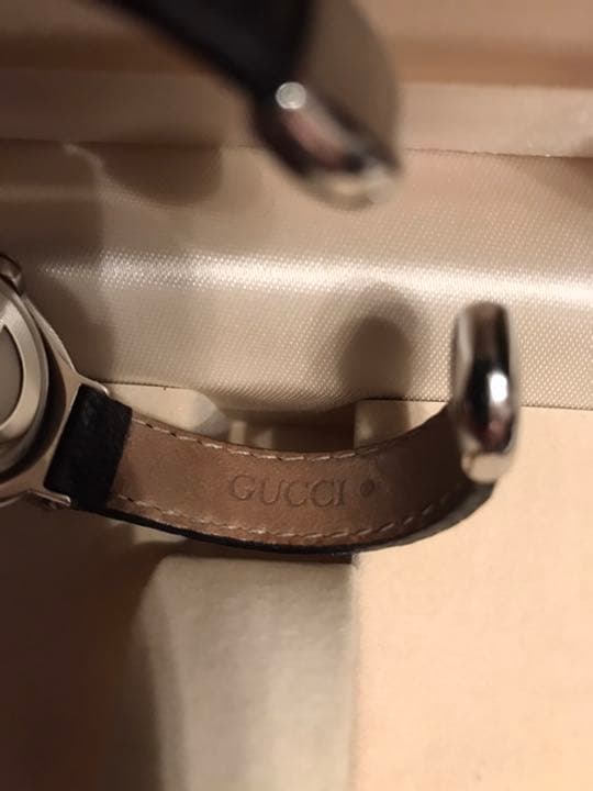 GUCCIの希少アナログ腕時計　最終値下げ