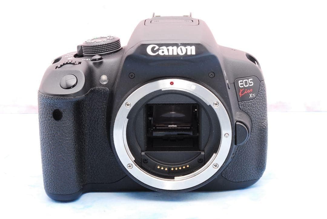 Canon Kiss X7i✨一眼レフカメラ✨手ぶれ補正＆超望遠のWレンズ