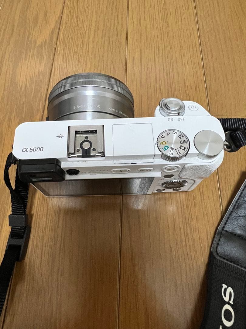 ソニー　SONY α6000 デジタル一眼レフカメラ　ダブルズームレンズキット