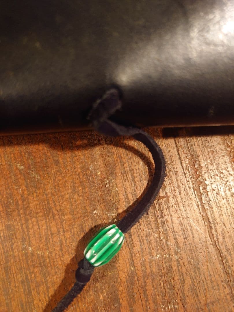 サドルレザー　長財布　イーグルコンチョ　シェブロンビーズ