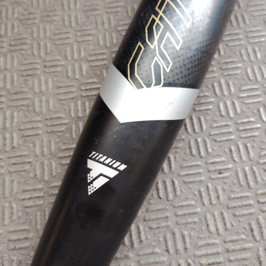 ルイスビルスラッガー2025　カタリストⅢ　少年軟式　バット80cm　580g